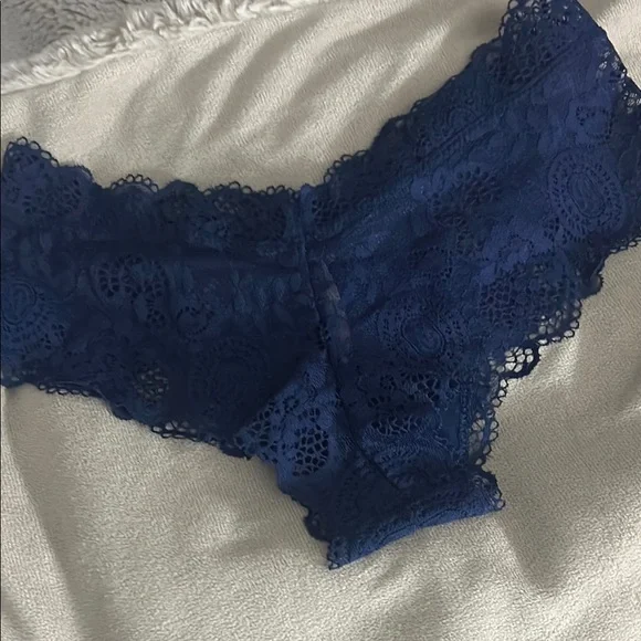 NWT Victoria’s Secret Lace Cheeky Panties - Picture 3 of 8